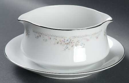 Rose Point Gravy Boat with Attached Underplate by Ranmaru