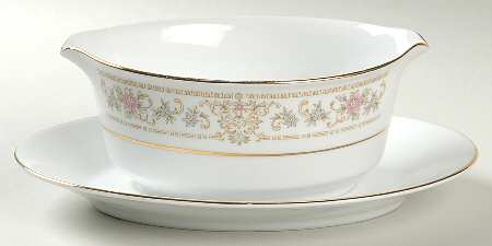 Roxbury Gravy Boat with Attached Underplate