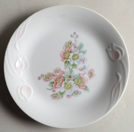 Tulip Shadow Accent Salad Plate