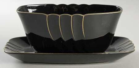 Wave Golden Black Gravy Boat with Attached Underplate