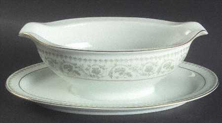 Ada Gravy Boat with Attached Underplate