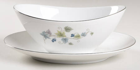 Belhaven Gravy Boat with Attached Underplate