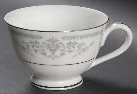 Brenda Footed Cup