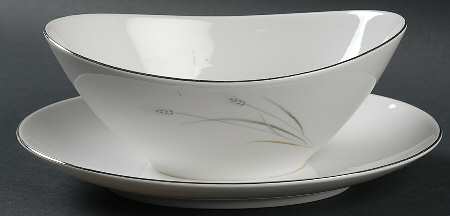 Clarion Gravy Boat with Attached Underplate