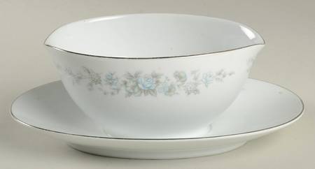 Claudia Gravy Boat with Attached Underplate