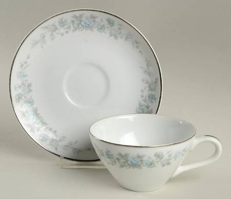 Claudia Flat Cup & Saucer Set