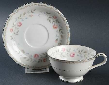 Colebrook Footed Cup & Saucer Set