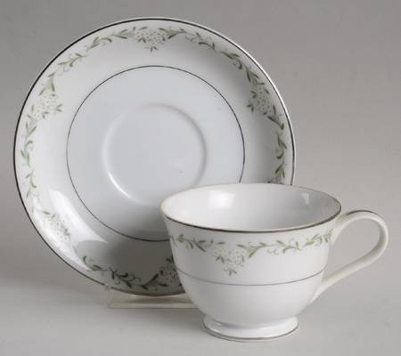 Elisa Footed Cup & Saucer Set