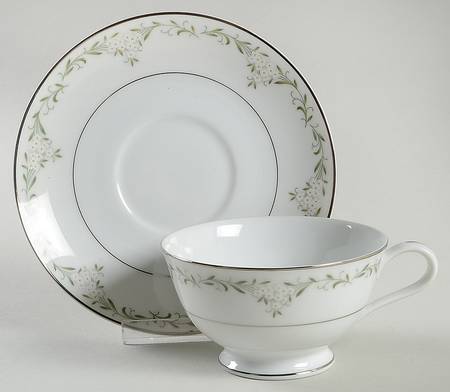 Elisa Footed Cup & Saucer Set