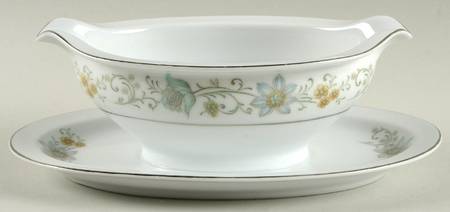 Floris Gravy Boat with Attached Underplate