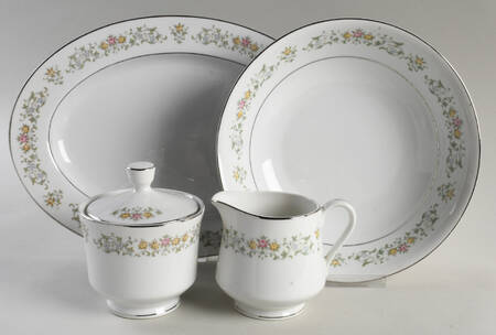 Petit Fleur 5 Piece Hostess Set