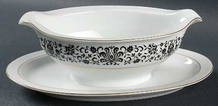 Strathmore Gravy Boat with Attached Underplate