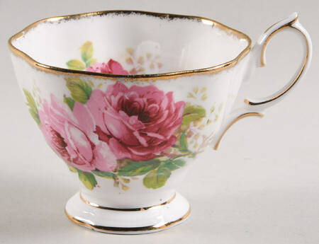 American Beauty (White Background) Footed Cup