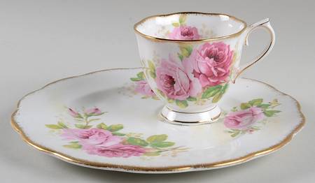 American Beauty (White Background) Snack Plate & Cup Set