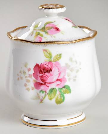 American Beauty (White Background) Handled Marmite & Lid