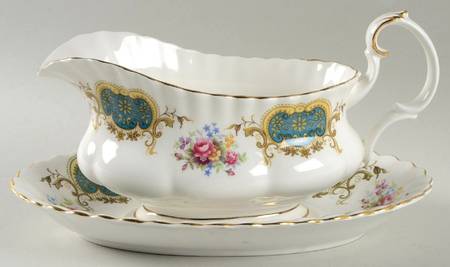 Berkeley Gravy Boat & Underplate