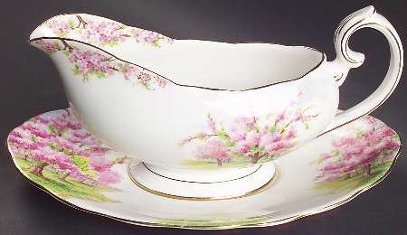 Gravy Boat & Underplate