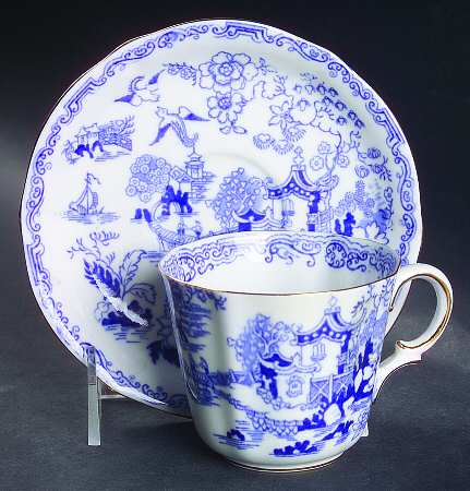 Blue Willow Flat Cup & Saucer Set