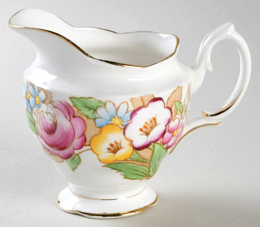 Bouquet Creamer