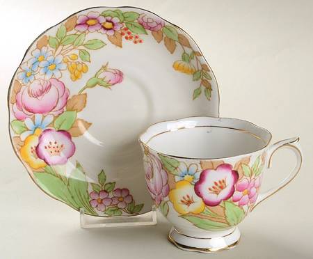 Bouquet Footed Cup & Saucer Set