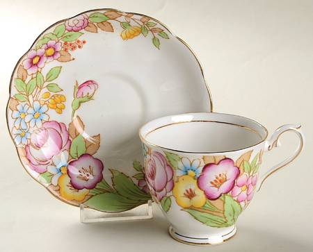 Bouquet Footed Cup & Saucer Set