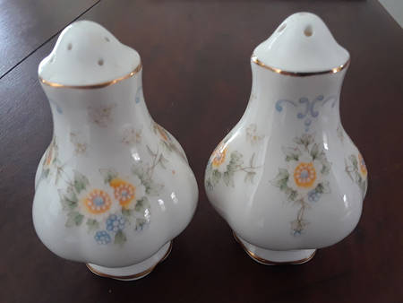 Bronte Salt & Pepper Set