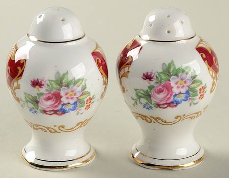 Canterbury Salt & Pepper Set
