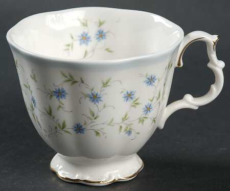 Caroline Footed Cup