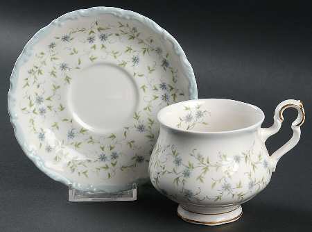 Caroline Footed Cup & Saucer Set
