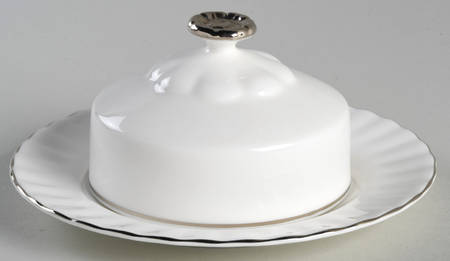 Chantilly Platinum Round Covered Butter (Uses Bread & Butter Plate)