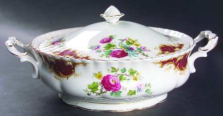 Chatelaine Round Covered Vegetable
