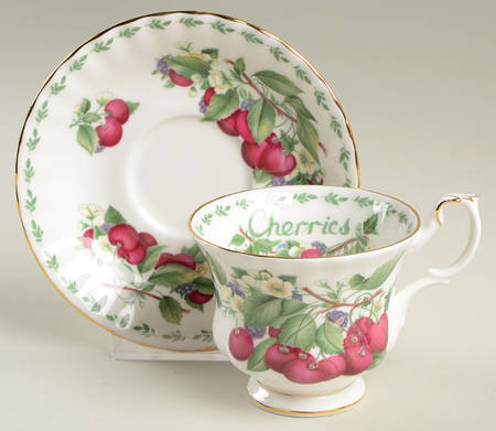 Covent Gardens Footed Cup & Saucer Set