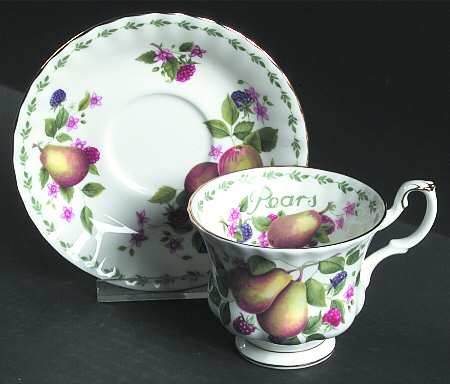 Covent Gardens Footed Cup & Saucer Set