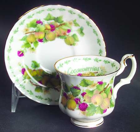 Covent Gardens Footed Demitasse Cup & Saucer Set