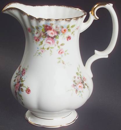 Cottage Garden 24 Oz Pitcher