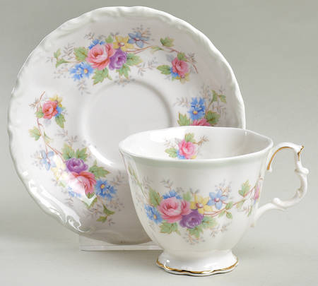 Colleen Footed Cup & Saucer Set
