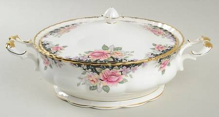 Concerto Round Covered Vegetable