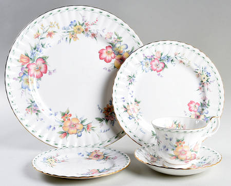 Constance 5 Piece Place Setting