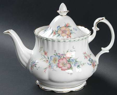 Constance Teapot & Lid