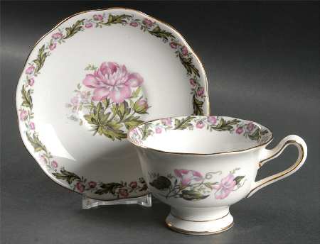 Cotswold Footed Cup & Saucer Set