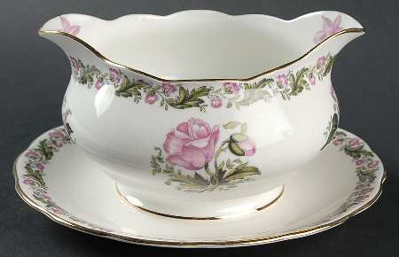 Cotswold Gravy Boat with Attached Underplate