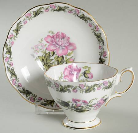 Cotswold Footed Cup & Saucer Set