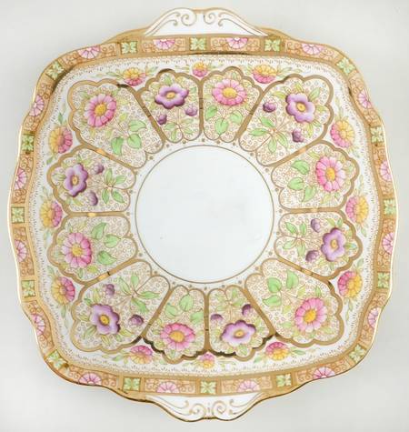 Court Square Handled Cake Plate