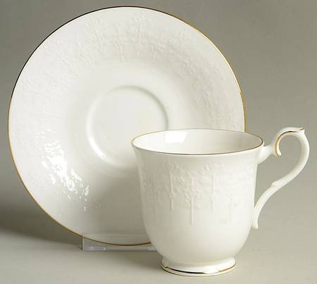 Daybreak Footed Cup & Saucer Set