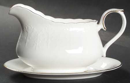 Daybreak Gravy Boat & Underplate