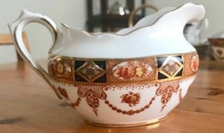 Devon Black (Scalloped) Gravy Boat