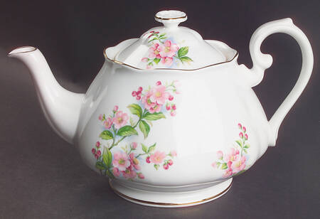 Evesham (Apple Blossoms) Teapot & Lid