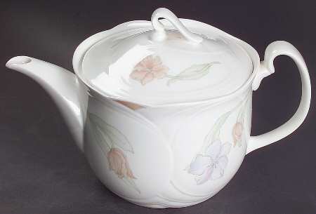Fantasia Teapot & Lid