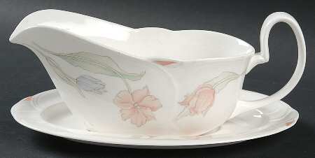 Fantasia Gravy Boat & Underplate