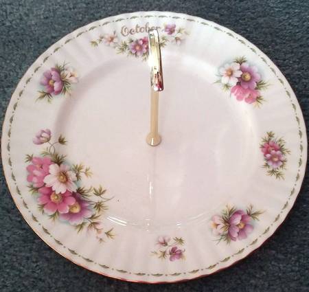 Flower of The Month (Newer, Montrose) Round Serving Plate with Handle (DP)